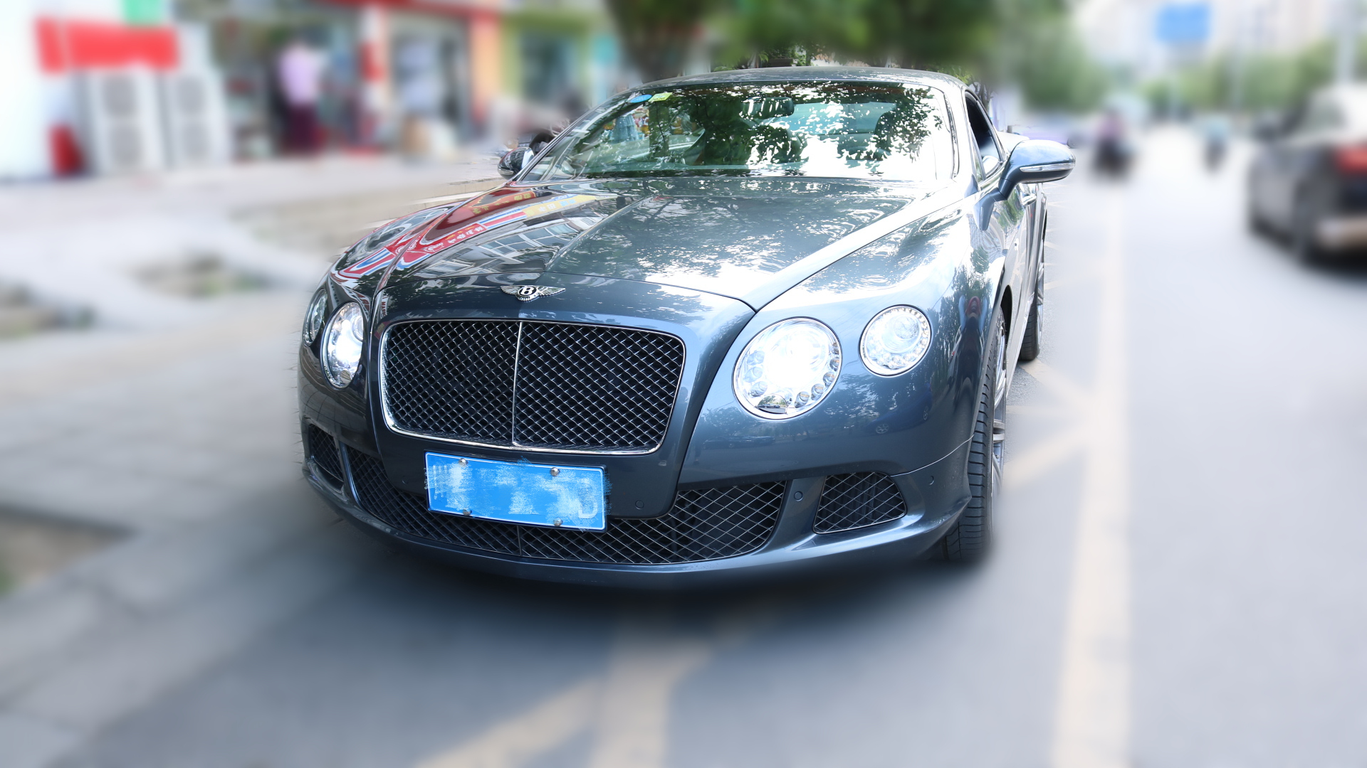 成都?xì)W陸改車(chē)燈，賓利歐陸車(chē)燈改裝格界激光LED雙光透鏡大燈